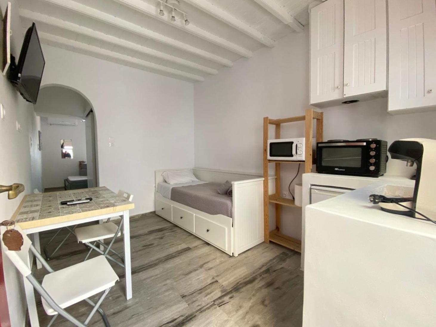 Elenitas Town House With Balcony And Sea View Lägenhet Mykonos Town Exteriör bild