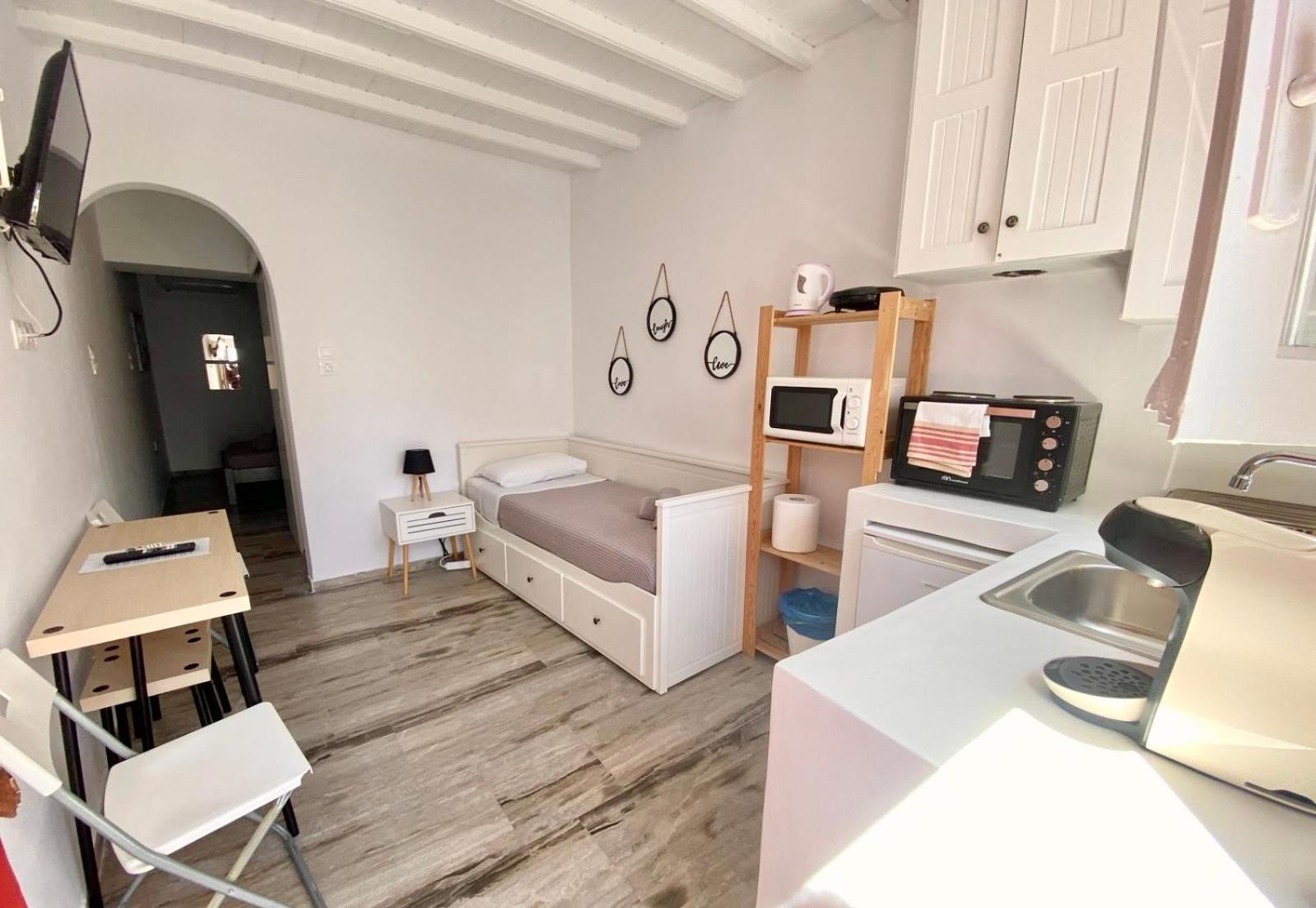 Elenitas Town House With Balcony And Sea View Lägenhet Mykonos Town Exteriör bild